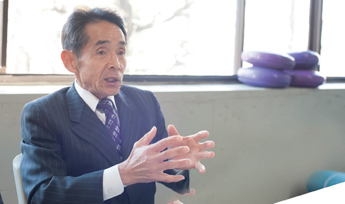 津島惠一校長写真